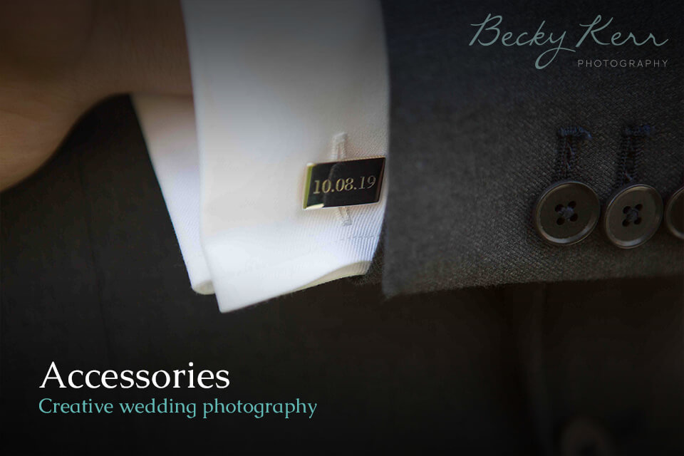 An example of using accessories in creative wedding photography